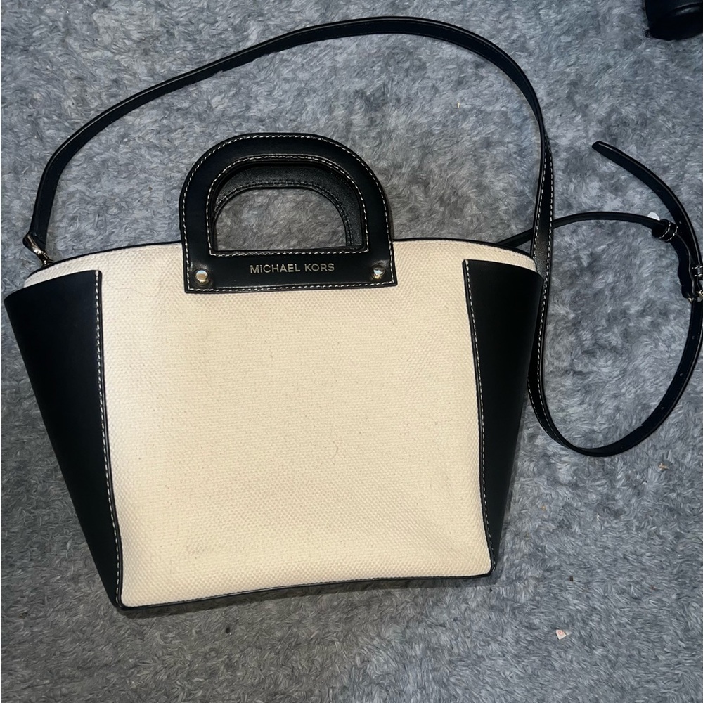 White & Black MK BAG!! 🖤🖤